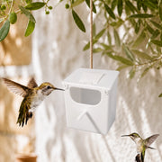 Birdhouse in plastic with front sloping
