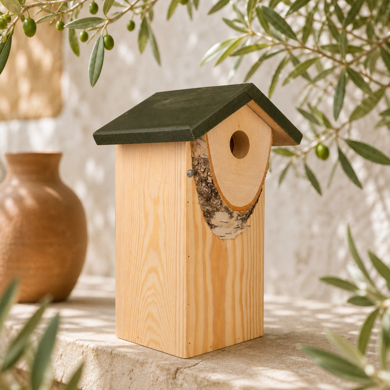 Birdhouse chalet in beech