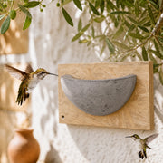 Birdhouse in concrete and wood