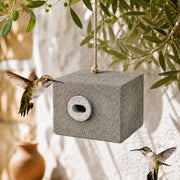 Block-birdhouse built-in
