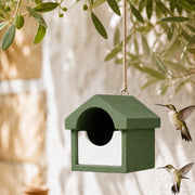 Birdhouse semi-open compact in wood concrete