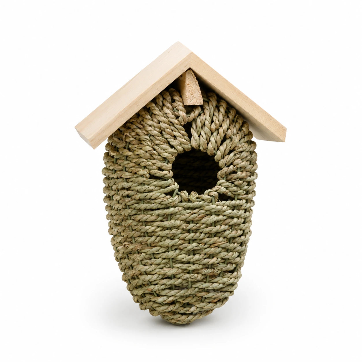 Birdhouse hanging in seagrass — photo 2