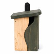 Birdhouse in wood with upright green — photo 2